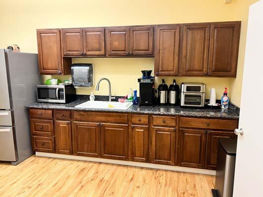 More Photos Of 1430 SW Clay St, Portland Office For Sale