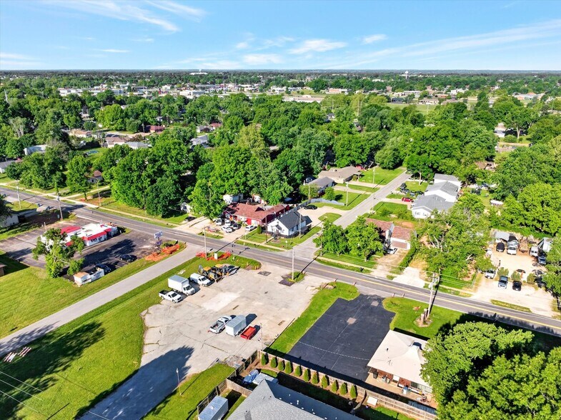 More Photos Of 425 N Main St, Nixa Office For Sale
