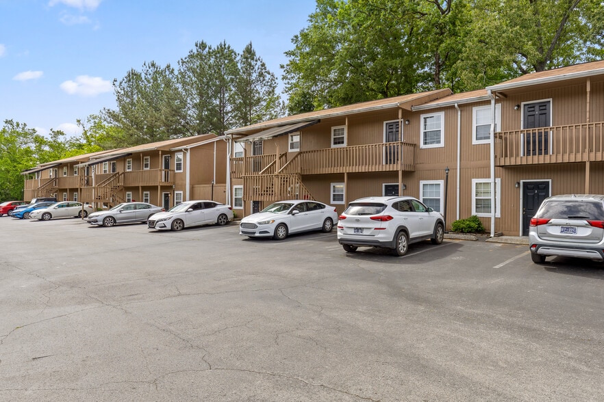 More Photos Of 1802 Hamill Rd, Hixson Apartments For Sale