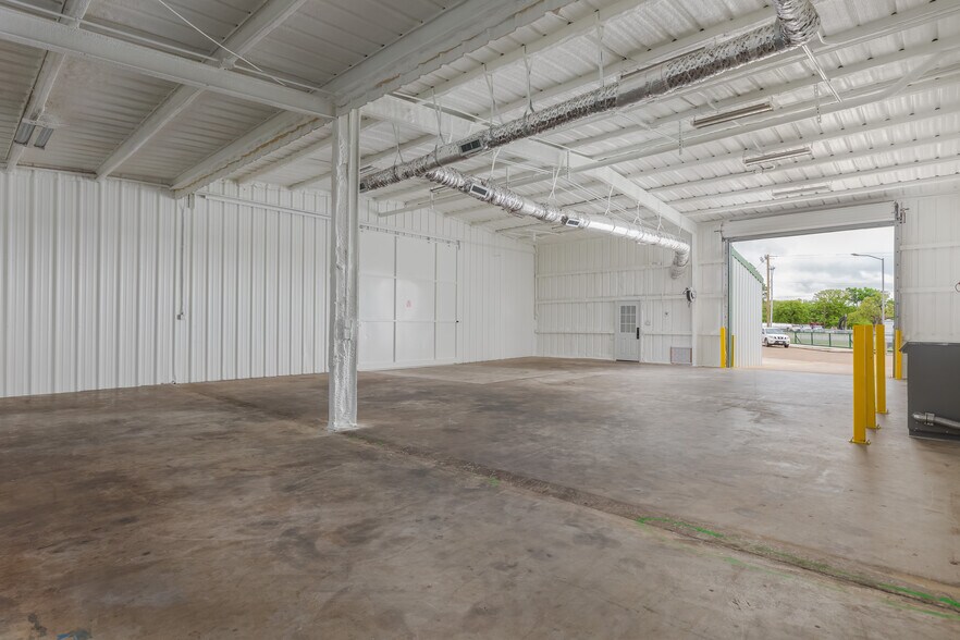 More Photos Of 3100 E Highway 199, Springtown Warehouse For Lease