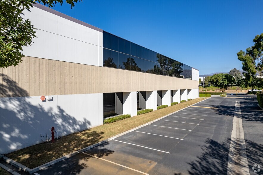 More Photos Of 620 W Covina Blvd, San Dimas Office For Lease