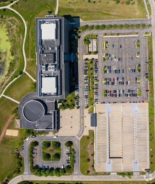 More Photos Of 21440 Lake Cook Rd, Deer Park Office For Lease