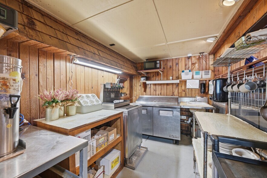 More Photos Of 1148 County Road 309, Crescent City Restaurant For Sale