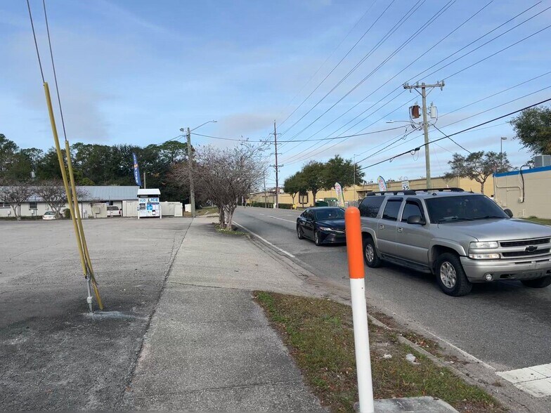 More Photos Of 1906 Parental Home Rd, Jacksonville Storefront For Sale