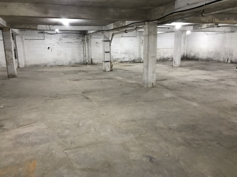 More Photos Of 1001 E 8th St, Sioux Falls Industrial For Sale