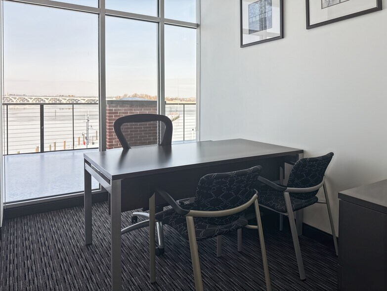 More Photos Of 137 National Plz, Oxon Hill Coworking Space
