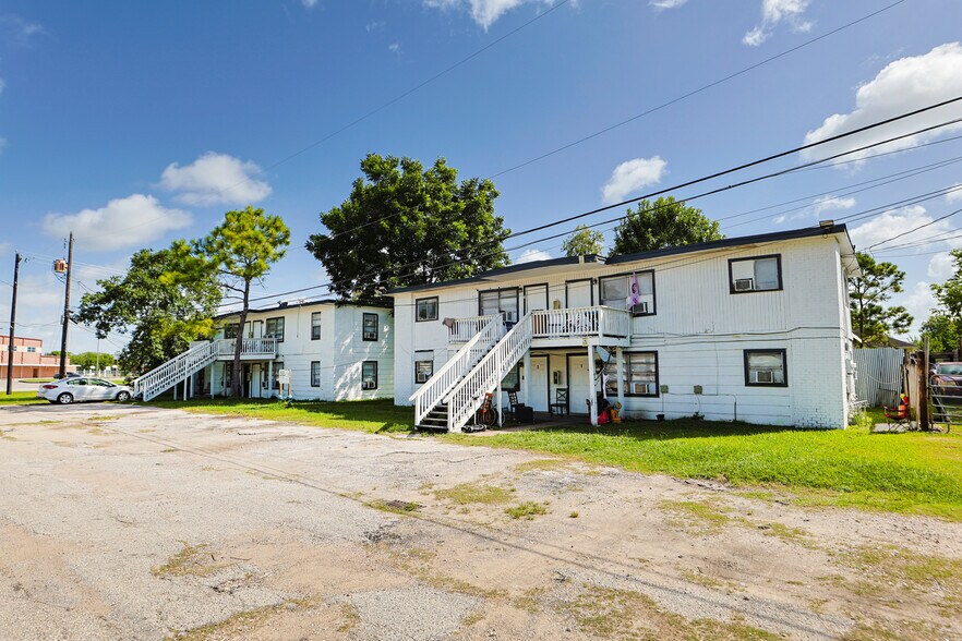 More Photos Of 2312-2315 Avenue B, Dickinson, TX 77539 Ave, Dickinson Apartments For Sale