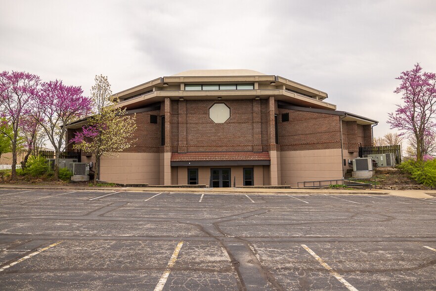 More Photos Of 800 SW 150 Hwy, Lee's Summit Office For Sale