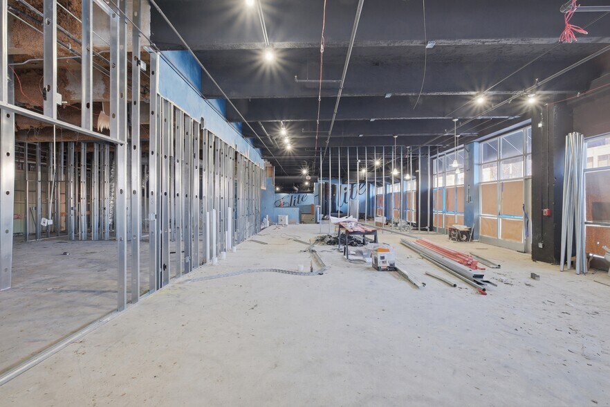 More Photos Of 1461 Market St, Des Plaines Parking Garage For Sale