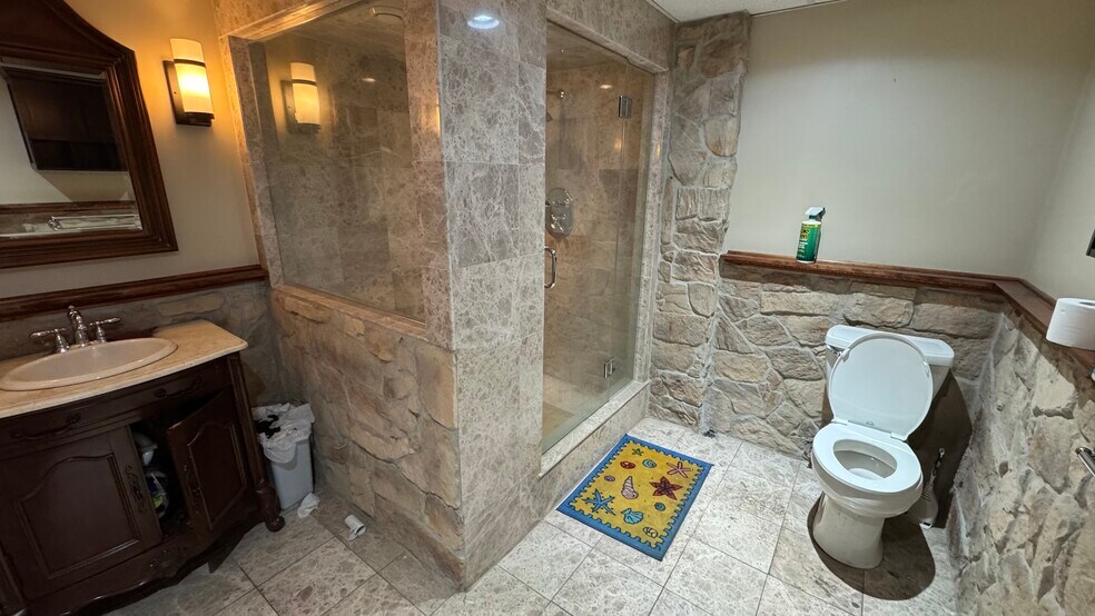 More Photos Of 231 Moorestown Dr, Bath Manufacturing For Sale