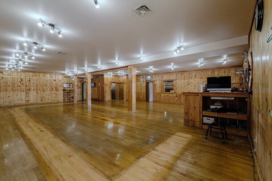 More Photos Of 316 Queensway W, Simcoe Storefront Retail Office For Sale