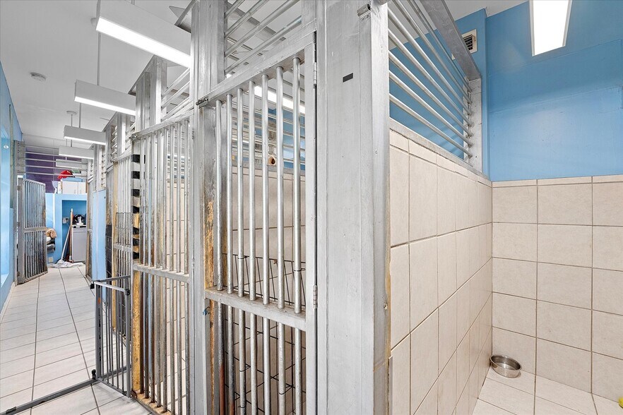 More Photos Of 609 NE 127th St, North Miami Freestanding For Sale