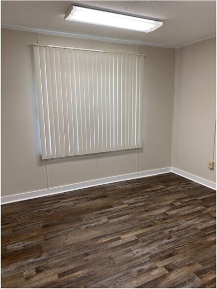 More Photos Of 725 S J St, Pensacola Office Residential For Sale