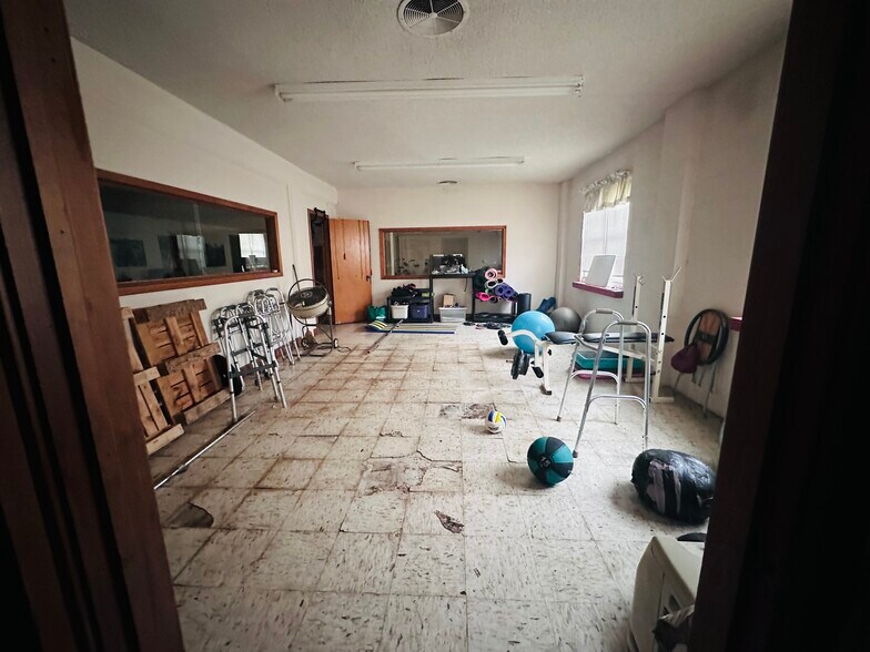 More Photos Of 8620 Wornall, Kansas City Religious Facility For Sale