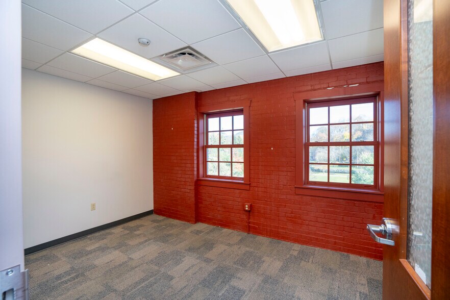 More Photos Of 100-256 Match Factory Pl, Bellefonte Medical For Lease