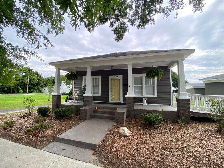 More Photos Of 716 Dekalb St, Camden Office For Sale