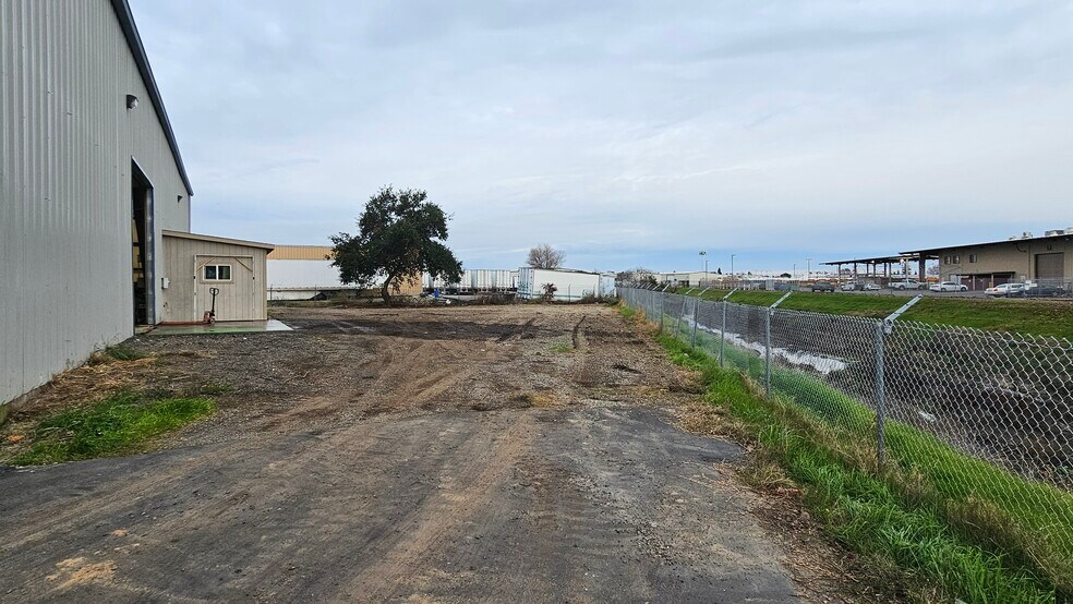 More Photos Of 7563 Reese Rd, Sacramento Warehouse For Lease