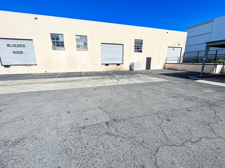 More Photos Of 3000 E 46th St, Vernon Warehouse For Sale