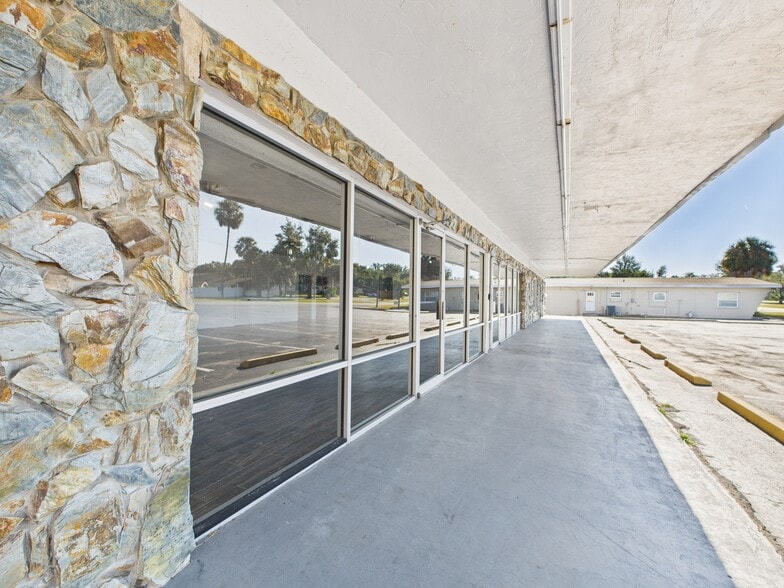 More Photos Of 1 Beverly Hills Blvd, Beverly Hills General Retail For Sale