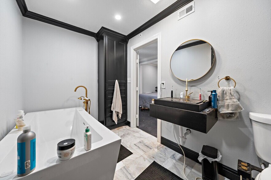 More Photos Of 609 Sealy St, Galveston Apartments For Sale