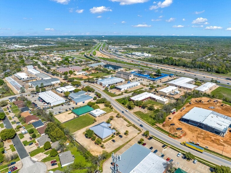 More Photos Of 3308 Longmire Dr, College Station Office For Lease