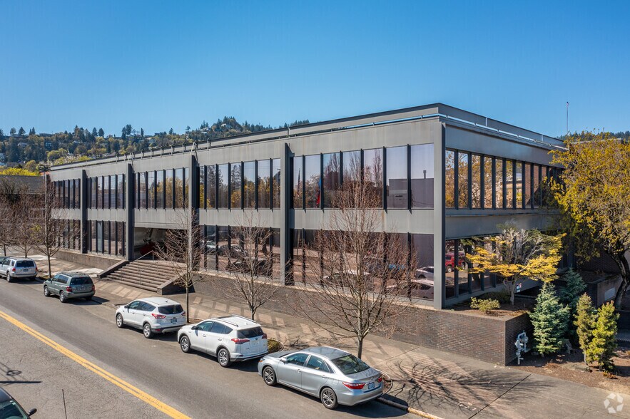More Photos Of 2141 NW 25th Ave, Portland Office For Sale