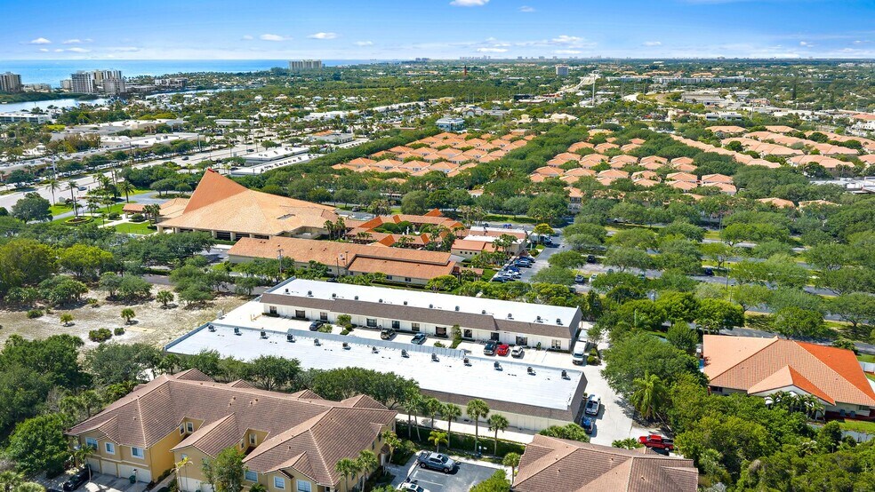 More Photos Of 212 N U.S. Hwy 1, Tequesta Warehouse For Lease