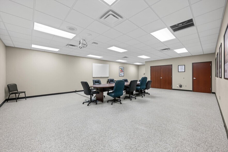 More Photos Of 13020 S Sunnylane Rd, Moore Industrial For Lease