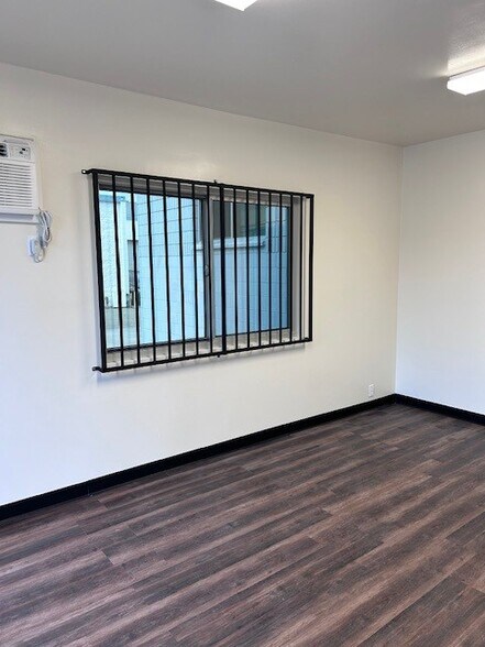 More Photos Of 8212 Sorensen Ave, Santa Fe Springs Warehouse For Lease