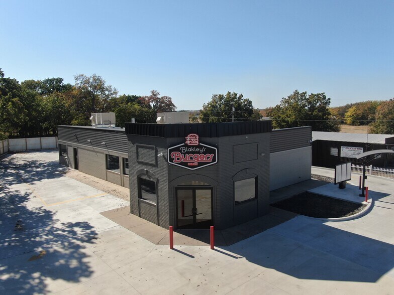 More Photos Of 229 Heritage, Lone Grove Fast Food For Sale