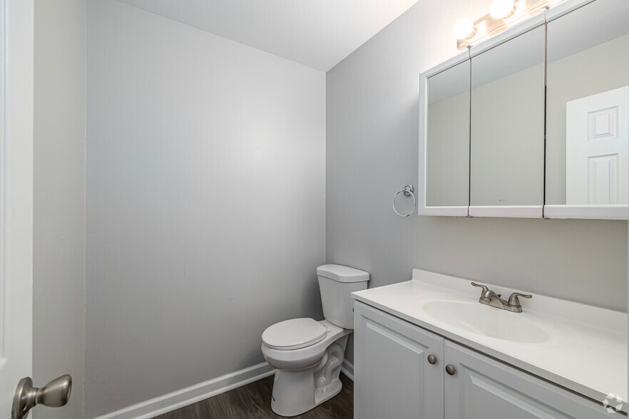 More Photos Of 5943 Walnut Cir E18, Toledo Apartments For Sale