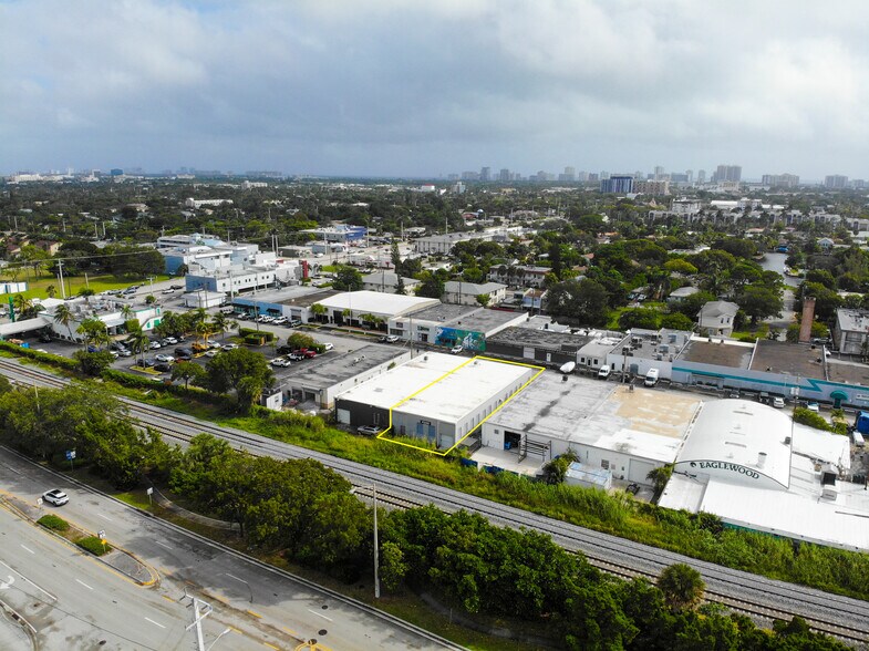 More Photos Of 3031-3035 NE 12th Ter, Oakland Park Warehouse For Sale