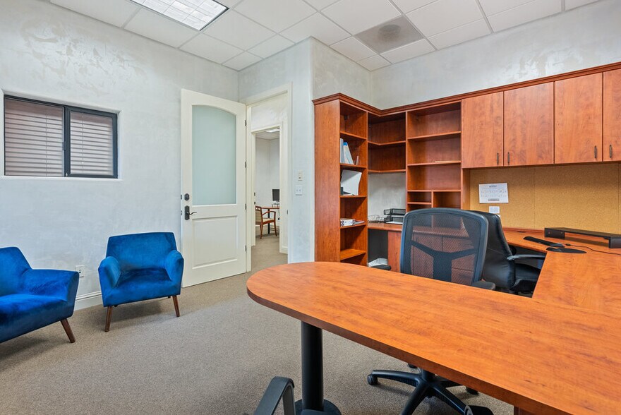 More Photos Of 829 San Benito St, Hollister Office For Sale