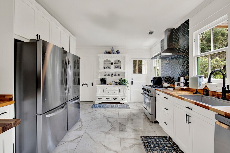 More Photos Of 15752 US Highway 17, Townsend Land For Sale