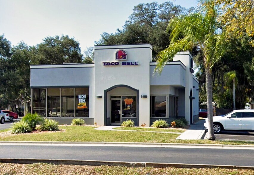 Primary Photo Of 2101 W Baker St, Plant City Fast Food For Sale