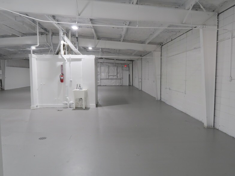 More Photos Of 5828 Star Ln, Houston Service For Lease
