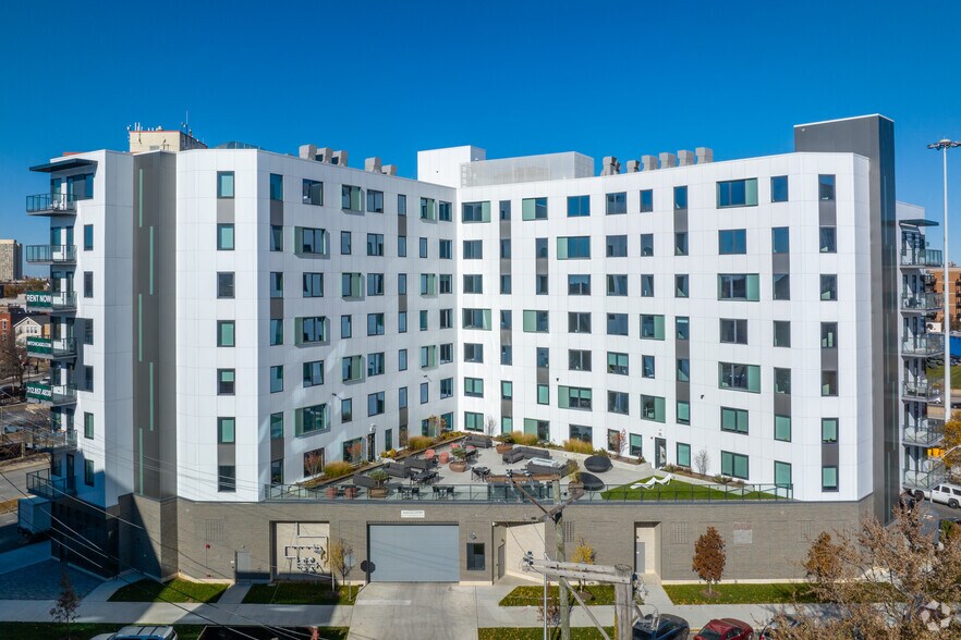 More Photos Of 670 N May St, Chicago Apartments For Lease