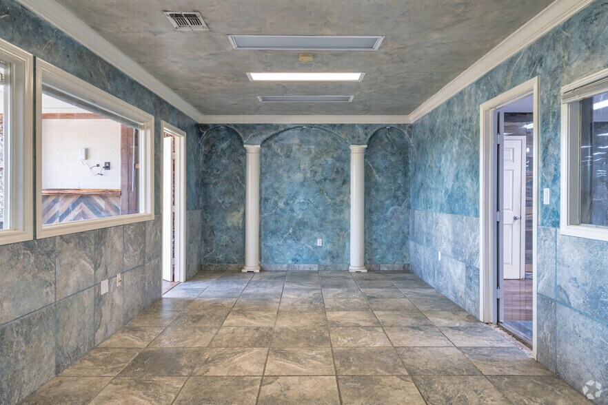 More Photos Of 130 Mitchell Rd, Houston Warehouse For Lease