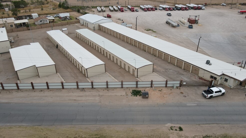 More Photos Of 2213 N Quaker Ave, Lubbock Self Storage For Sale