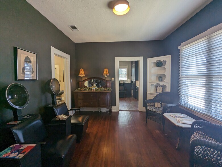 More Photos Of 2671 Broadway, Beaumont Freestanding For Sale