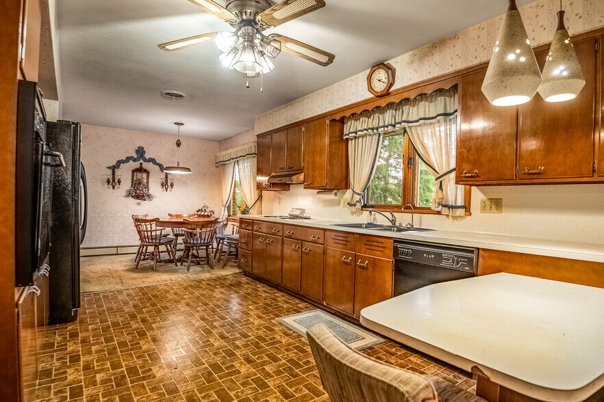 More Photos Of 519 N Hermitage Rd, Hermitage Office Residential For Sale