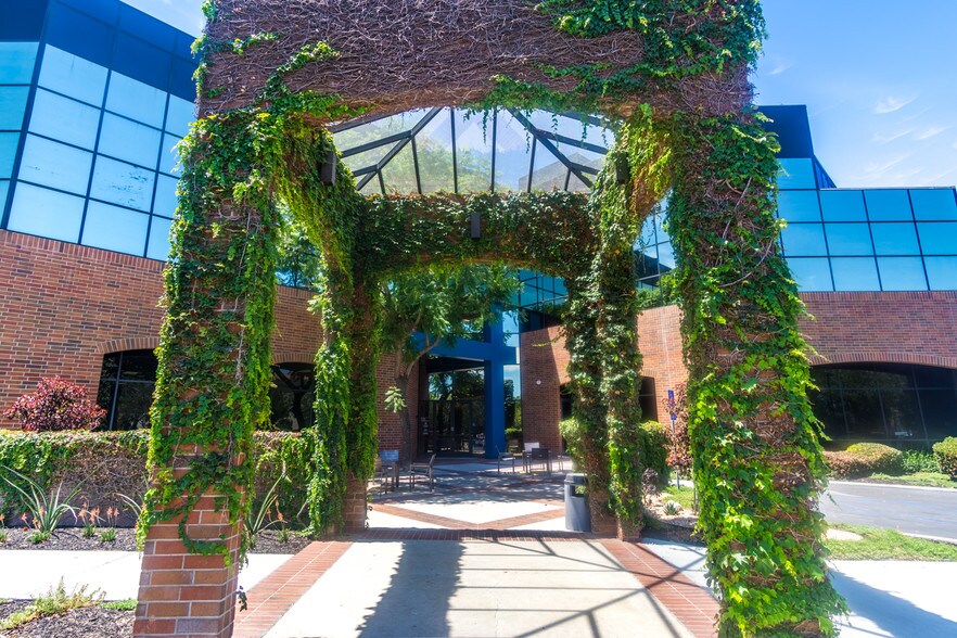 More Photos Of 18302 Irvine Blvd, Tustin Office For Lease