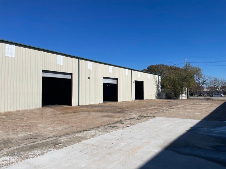 More Photos Of 5719 Cunningham Rd, Houston Unknown For Lease