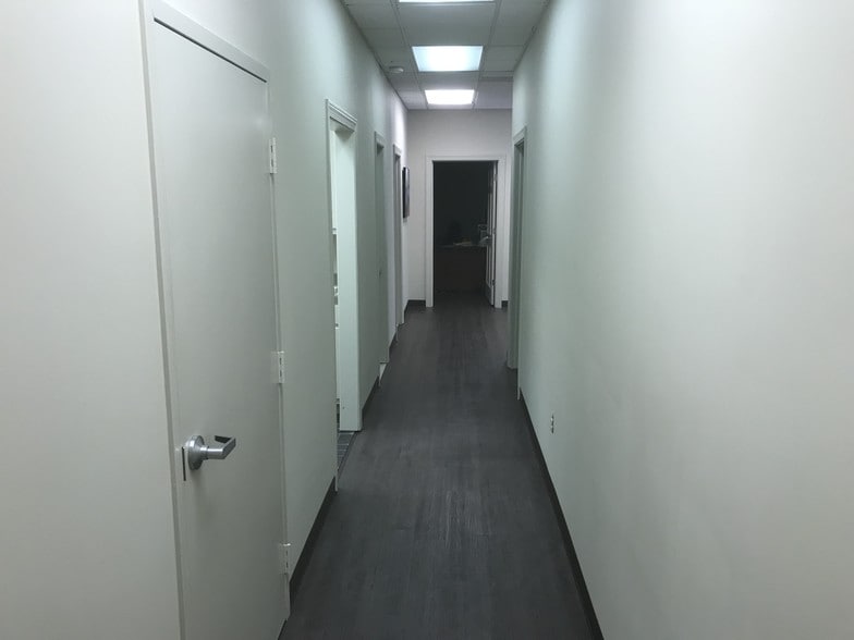 More Photos Of 876 Montreal Rd, Clarkston Warehouse For Lease