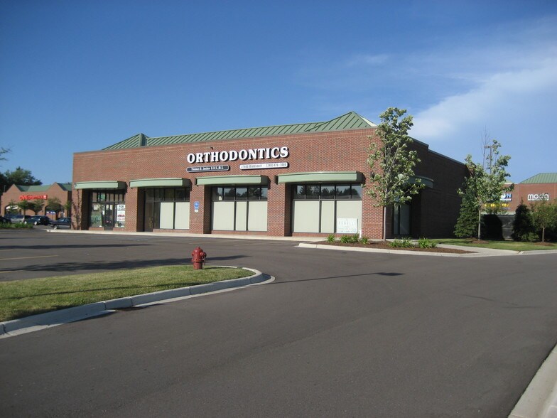 More Photos Of 27592-27700 Middlebelt Rd, Farmington Hills Unknown For Lease