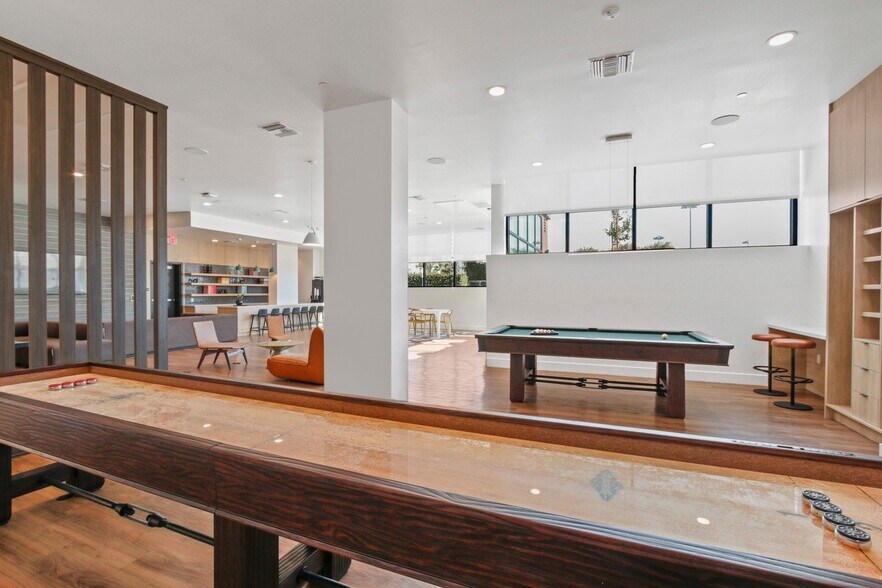 More Photos Of 200 N Vermont Ave, Los Angeles Apartments For Lease