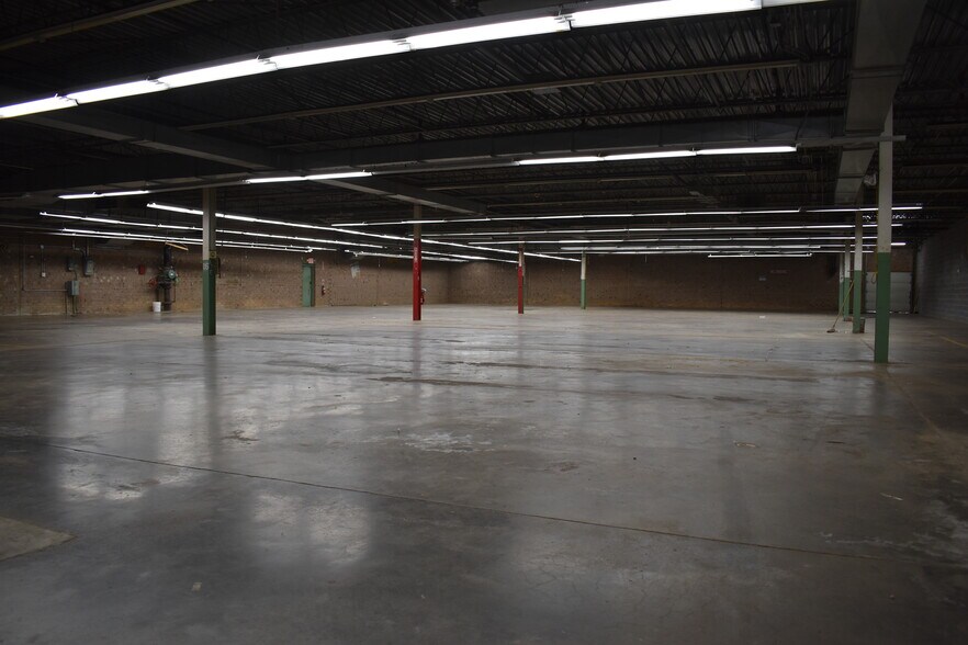 More Photos Of 1014 1st St W, Conover Warehouse For Lease