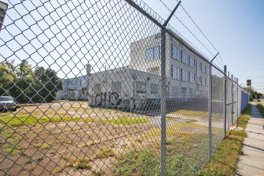 More Photos Of 1301 Clouet St, New Orleans Schools For Sale