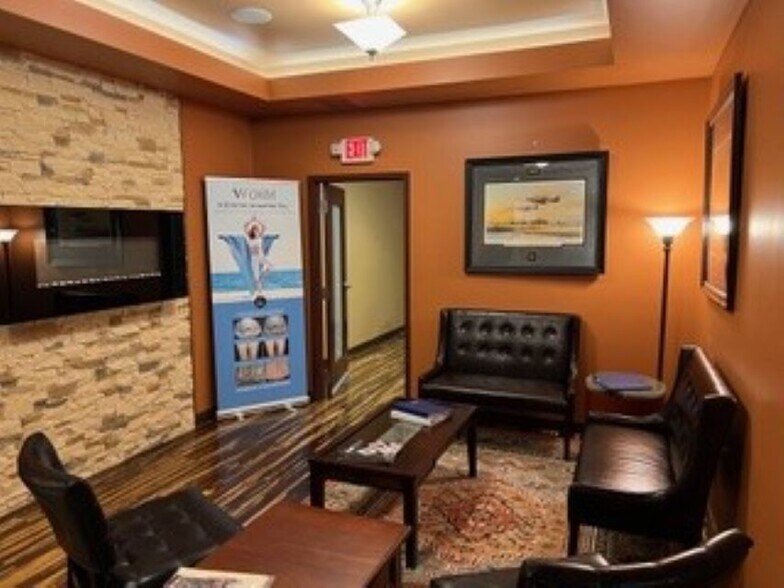 More Photos Of 2411 Holmgren Way, Green Bay Healthcare For Lease