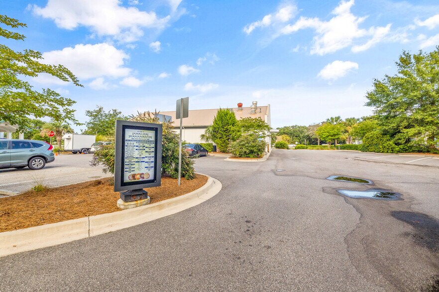 More Photos Of 11359 Highway 17, Pawleys Island Restaurant For Sale